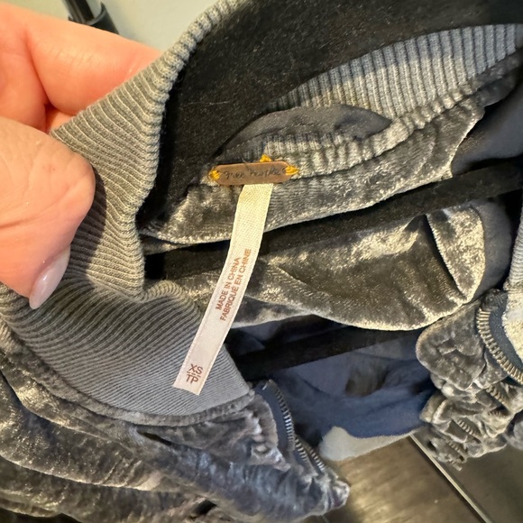 Free People Ruched Velvet Bomber Jacket in XS - Picture 6 of 6